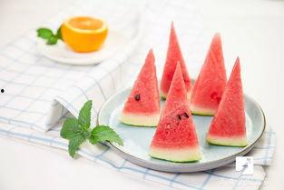 吃瓜当饭,揭秘当代年轻人的“瓜田”生活