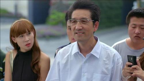 吃瓜帅哥大妈,揭秘网络红人的魅力与争议